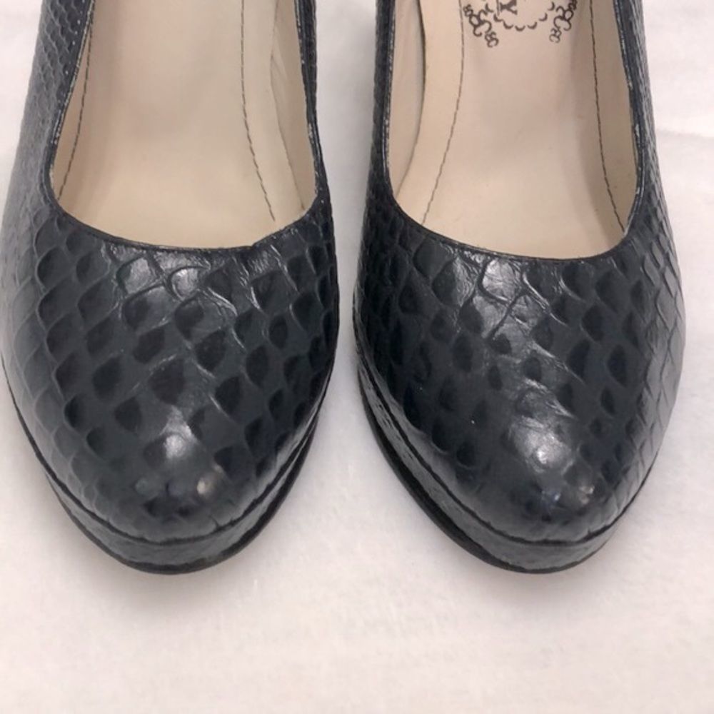 Tihany Genuine Leather Navy Platform Pumps Made in Columbia, Size 34 EU
